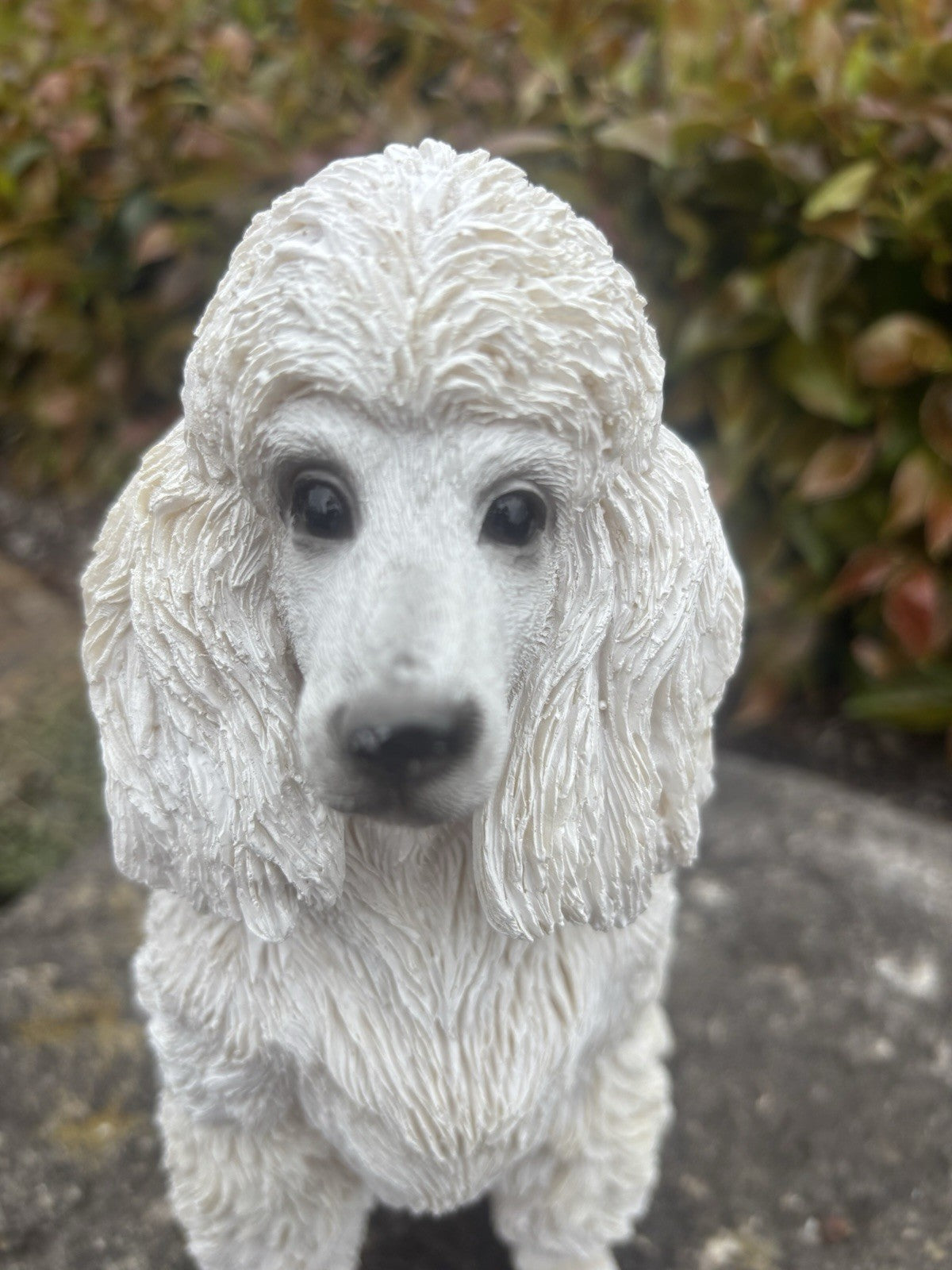 22nice4me Garden Statues white resin poodle dog ornament with detailed textured fur in a close-up garden setting