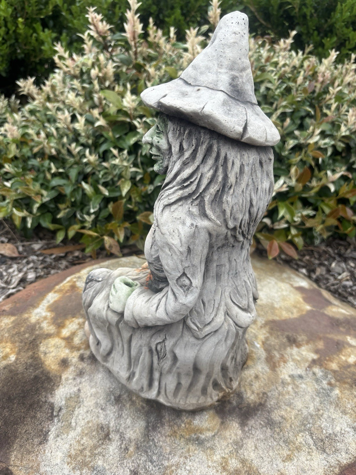 22nice4me Garden Statues witch with broomstick concrete ornament, hand-painted grey finish, side profile view