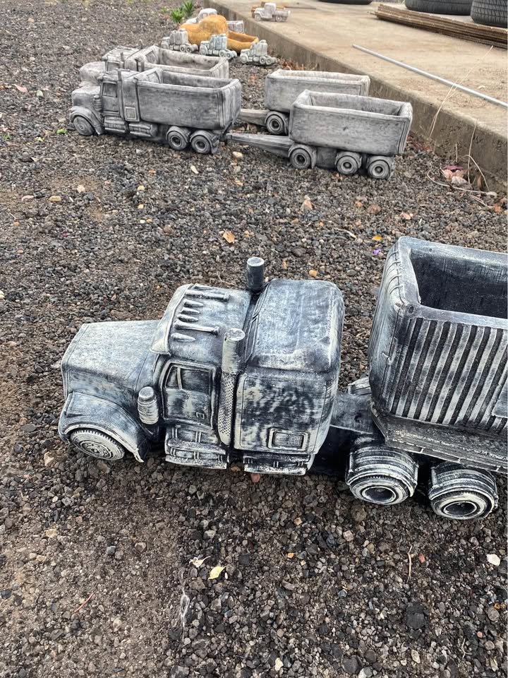 Truck and Shipping Container Statue Ornament - Pick up only