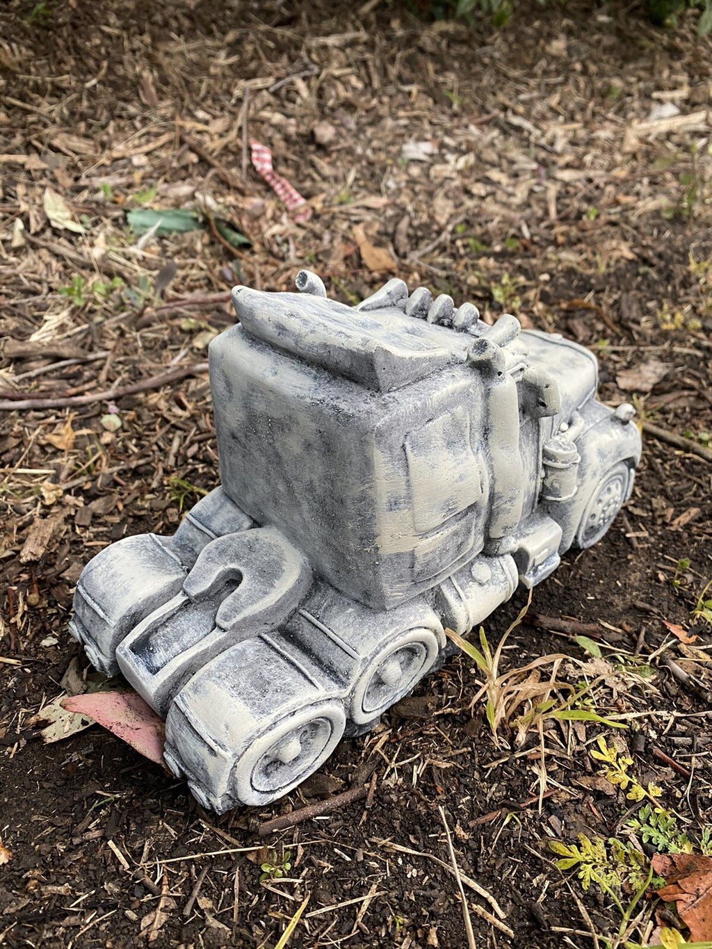 Old Peterbilt Truck Statue Ornament Animal Concrete Garden Australian Made