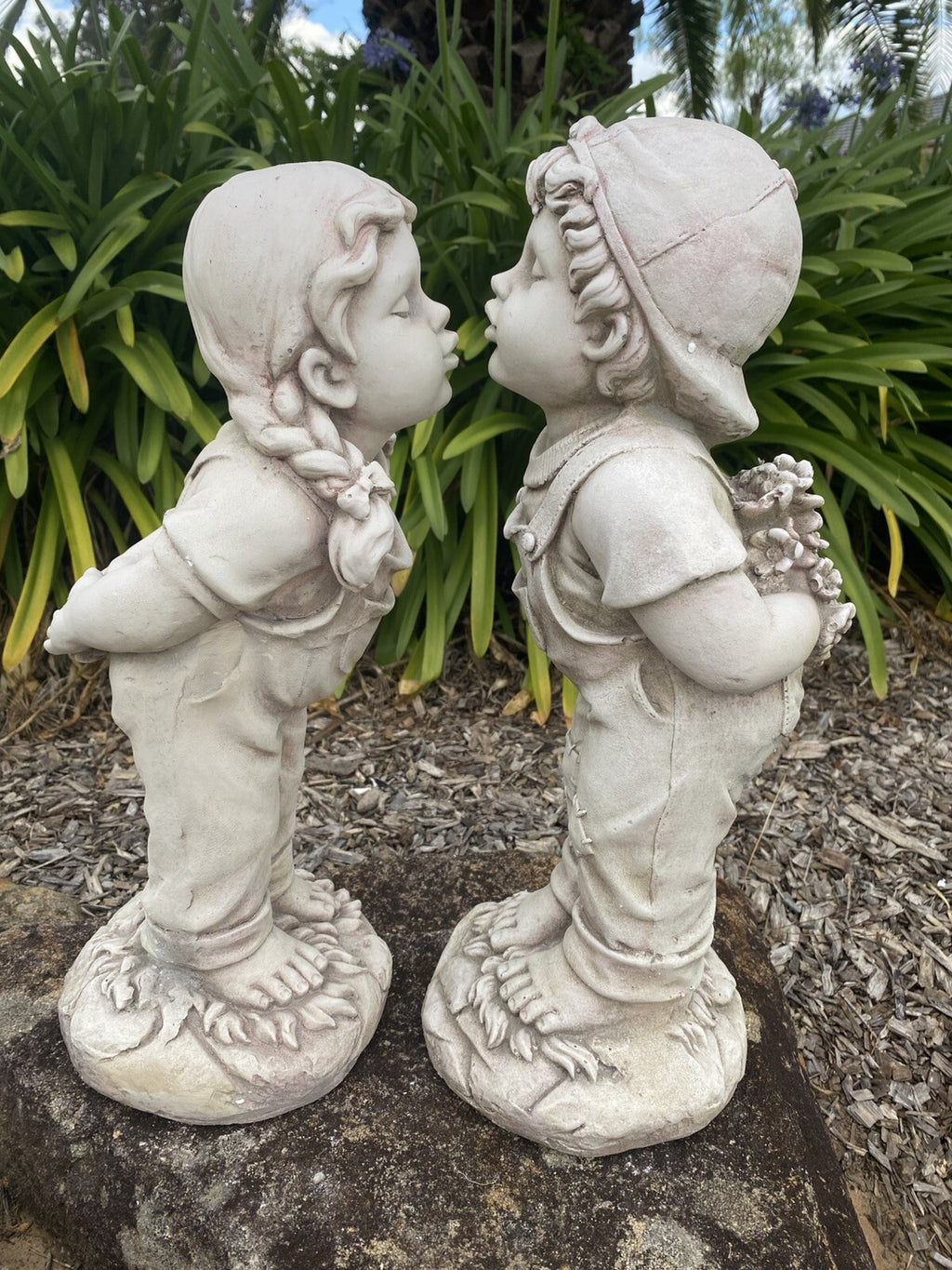 Boy And Girl First Kiss Garden Statue Figurine Sculpture Ornament Children 50 cm