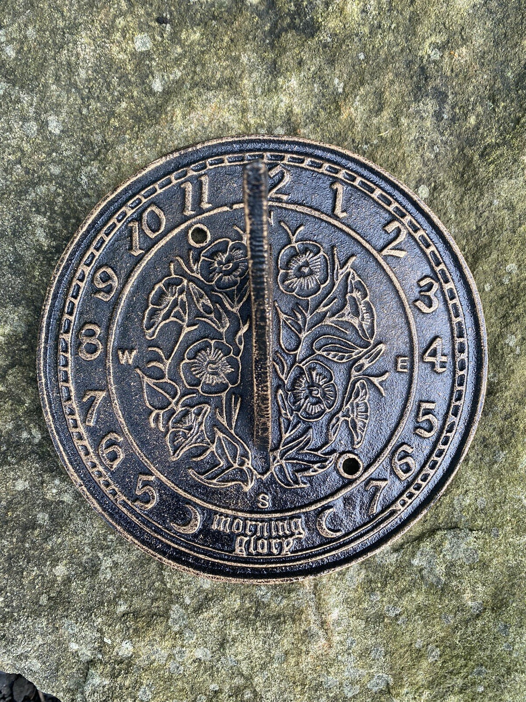 SUNDIAL CAST IRON GARDEN DECOR BRONZE FINISH WITH ROSE PATTERN