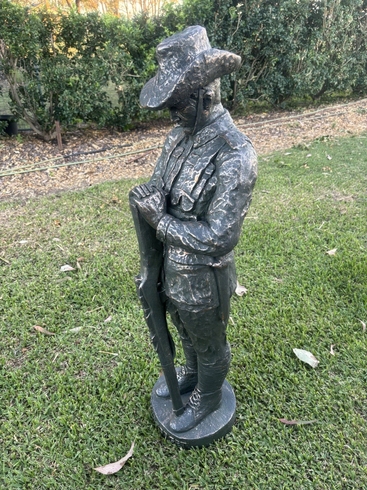 ANZAC Soldier Statue Garden Memorial – WW1 Digger Military Tribute Ornament