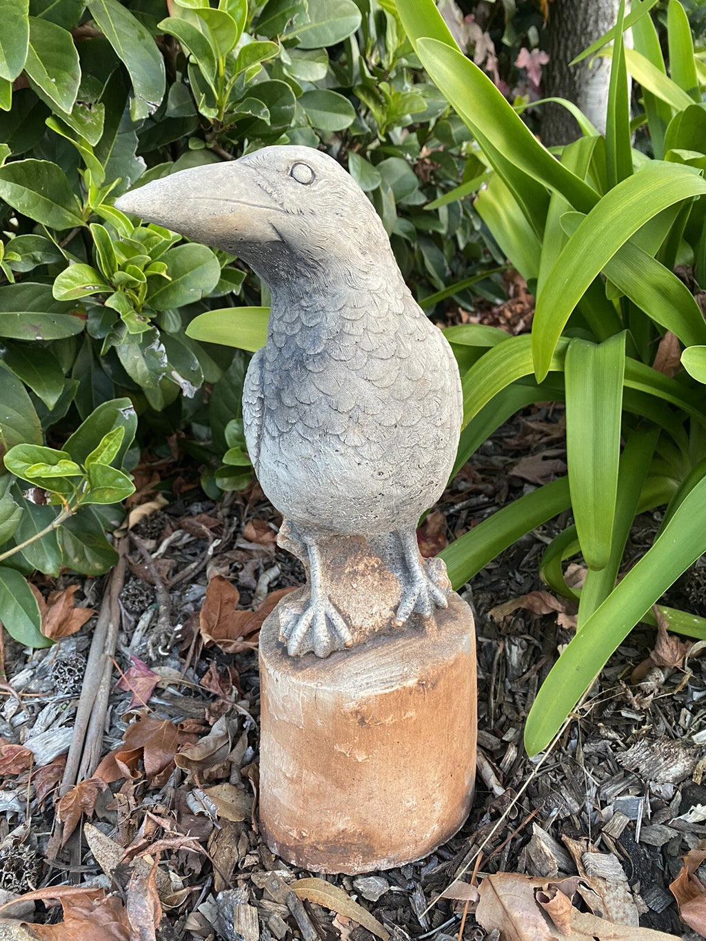 Magpie on Stump Bird Statue Ornament Animal Concrete Garden Australian Made