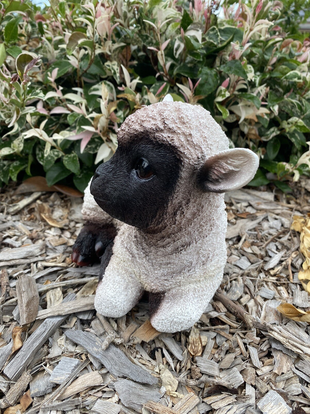 SUFFOLK SHEEP LAMB ANIMAL GARDEN STATUE ORNAMENT FIGURINE BLACK WHITE
