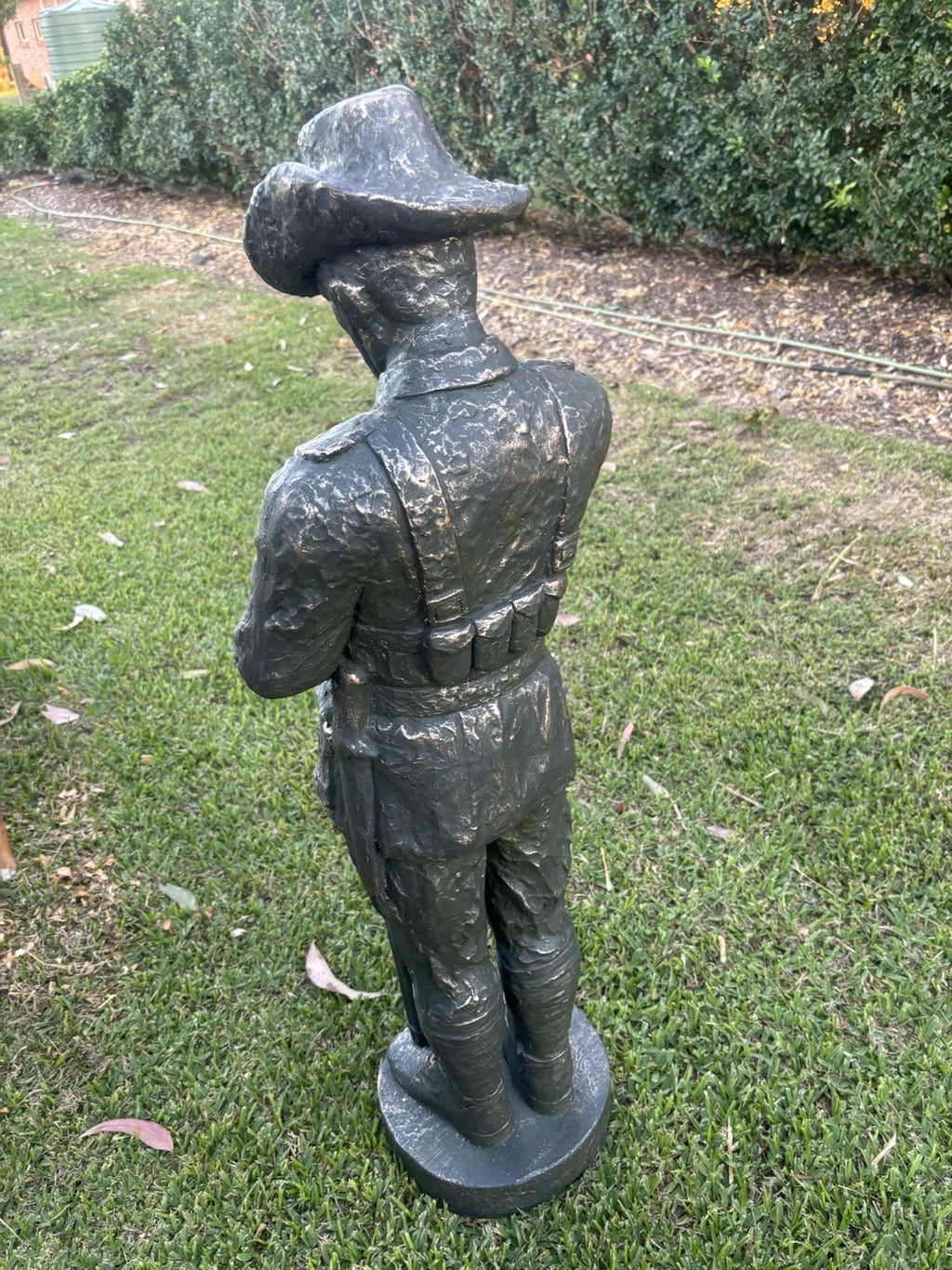 ANZAC Soldier Statue Garden Memorial – WW1 Digger Military Tribute Ornament