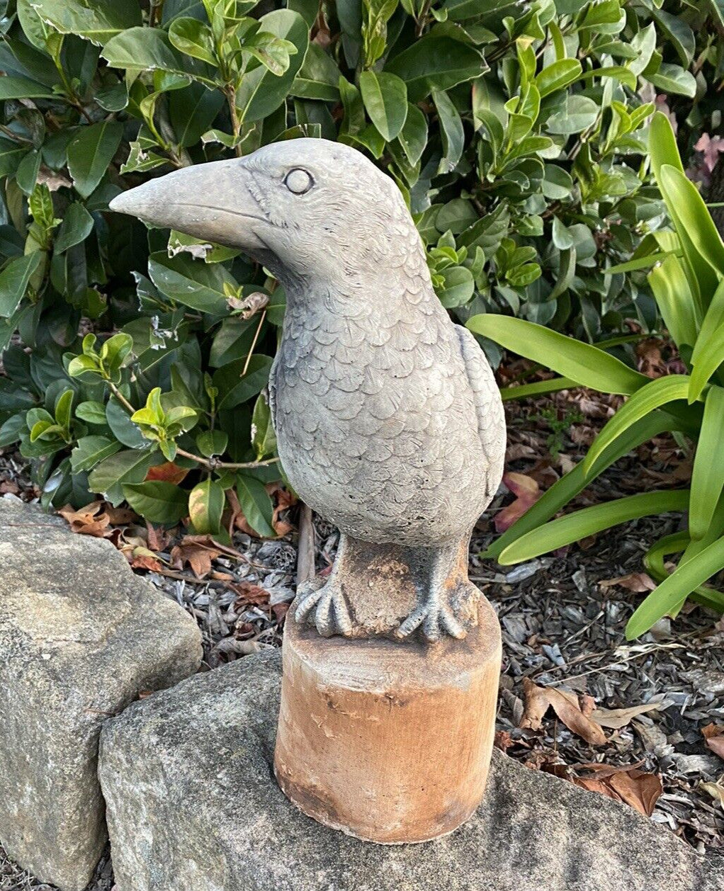 Magpie on Stump Bird Statue Ornament Animal Concrete Garden Australian Made