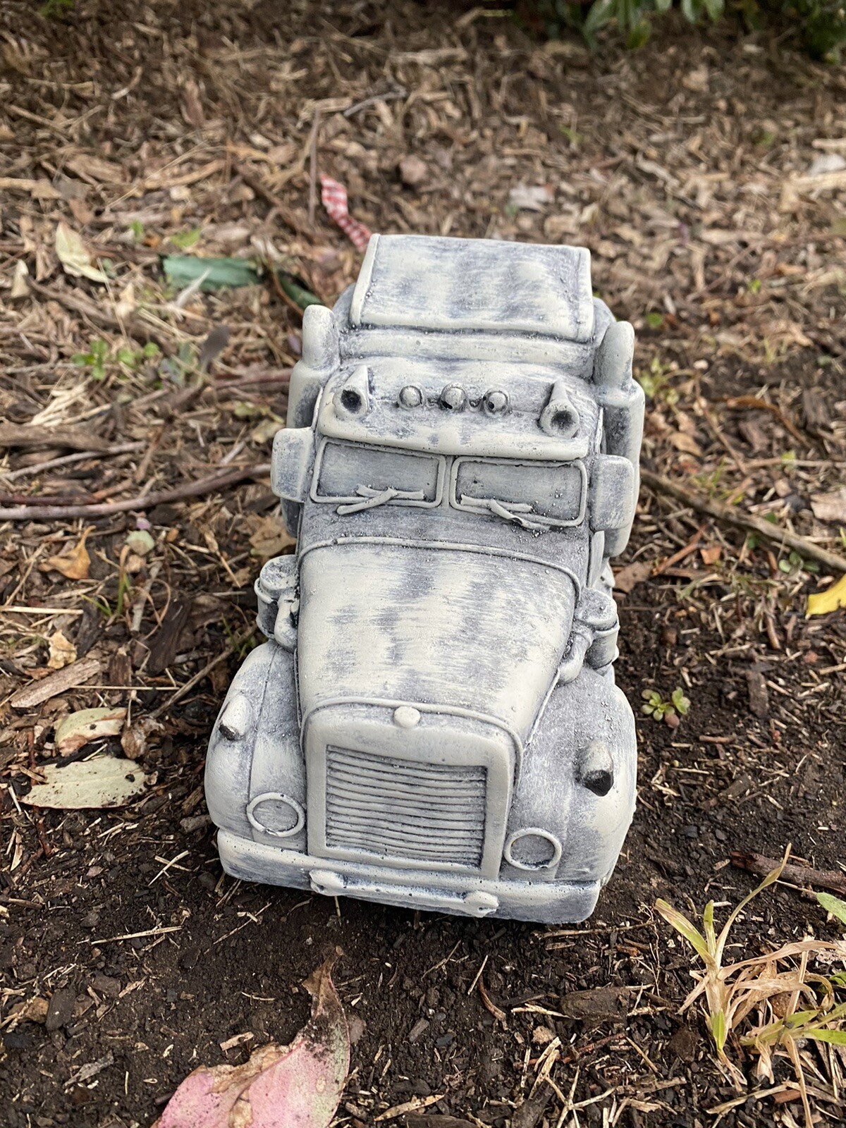 Old Peterbilt Truck Statue Ornament Animal Concrete Garden Australian Made