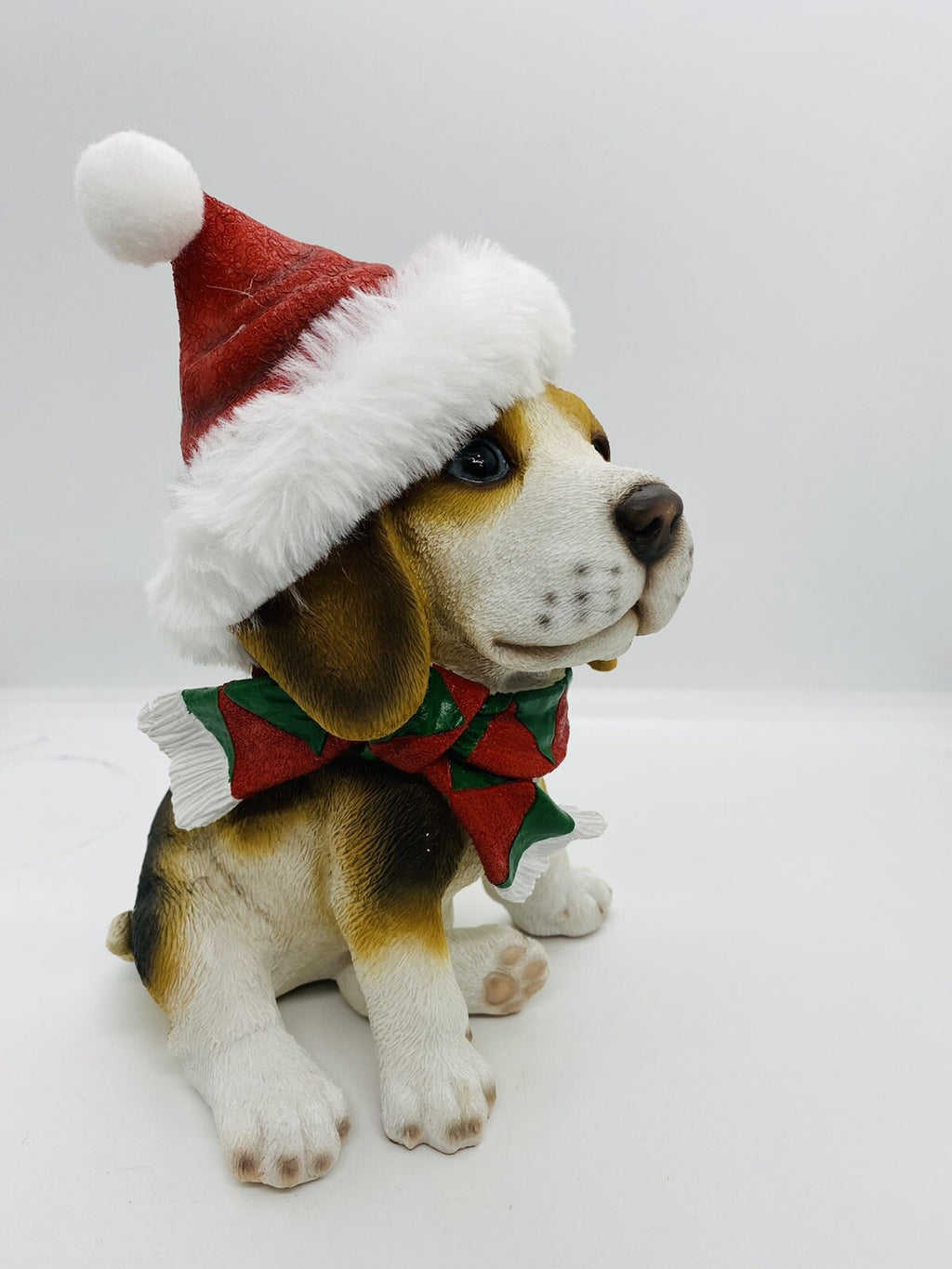 BEAGLE SITTING DOG CHRISTMAS XMAS ANIMAL GARDEN STATUE ORNAMENT