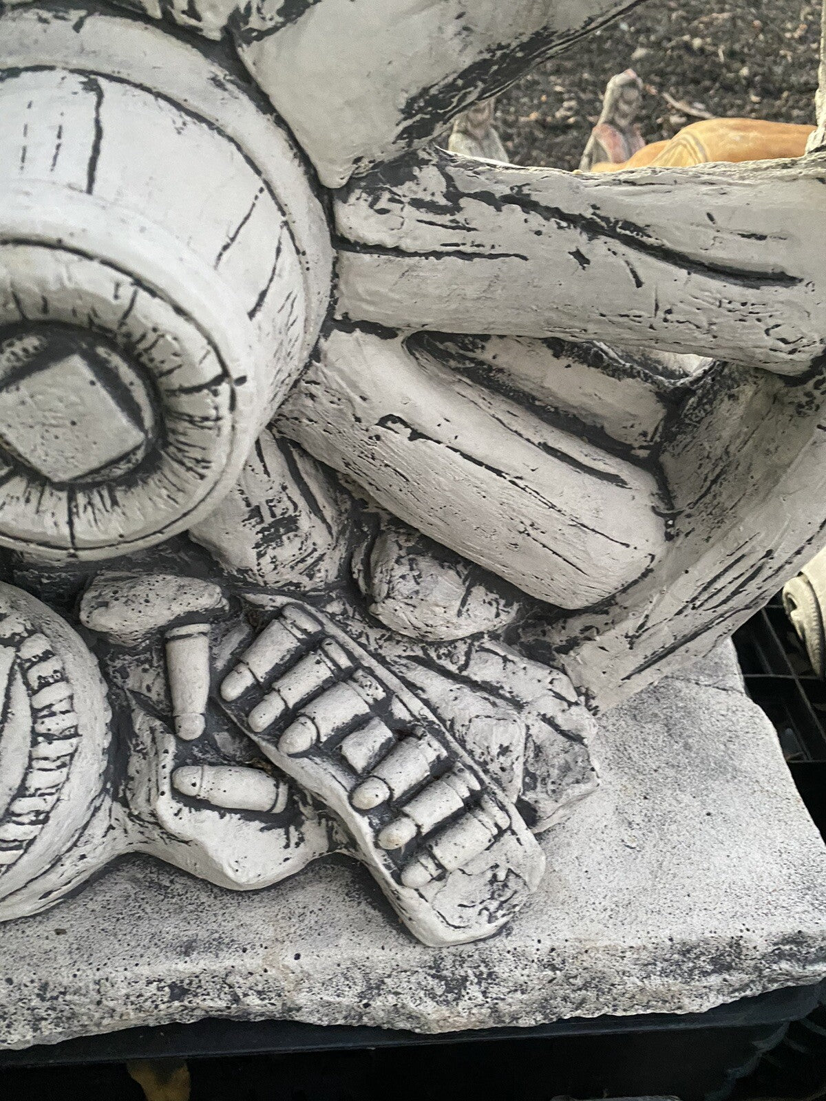 Anzac Wagon Wheel Double Sided Concrete Garden Statue Ornament  Australian Made