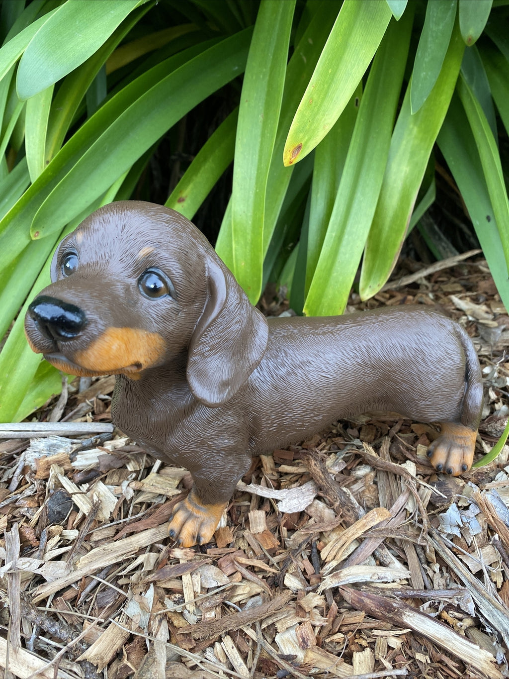 DACHSHUND SAUSAGE DOG MEMORIAL PUPPY ANIMAL GARDEN ORNAMENT BROWN 22cm