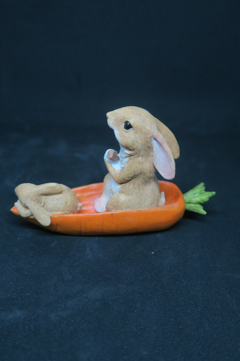RABBIT BUNNY WITH SKATEBOARD CARROT AND CANOE STATUE ORNAMENT FIGURINE