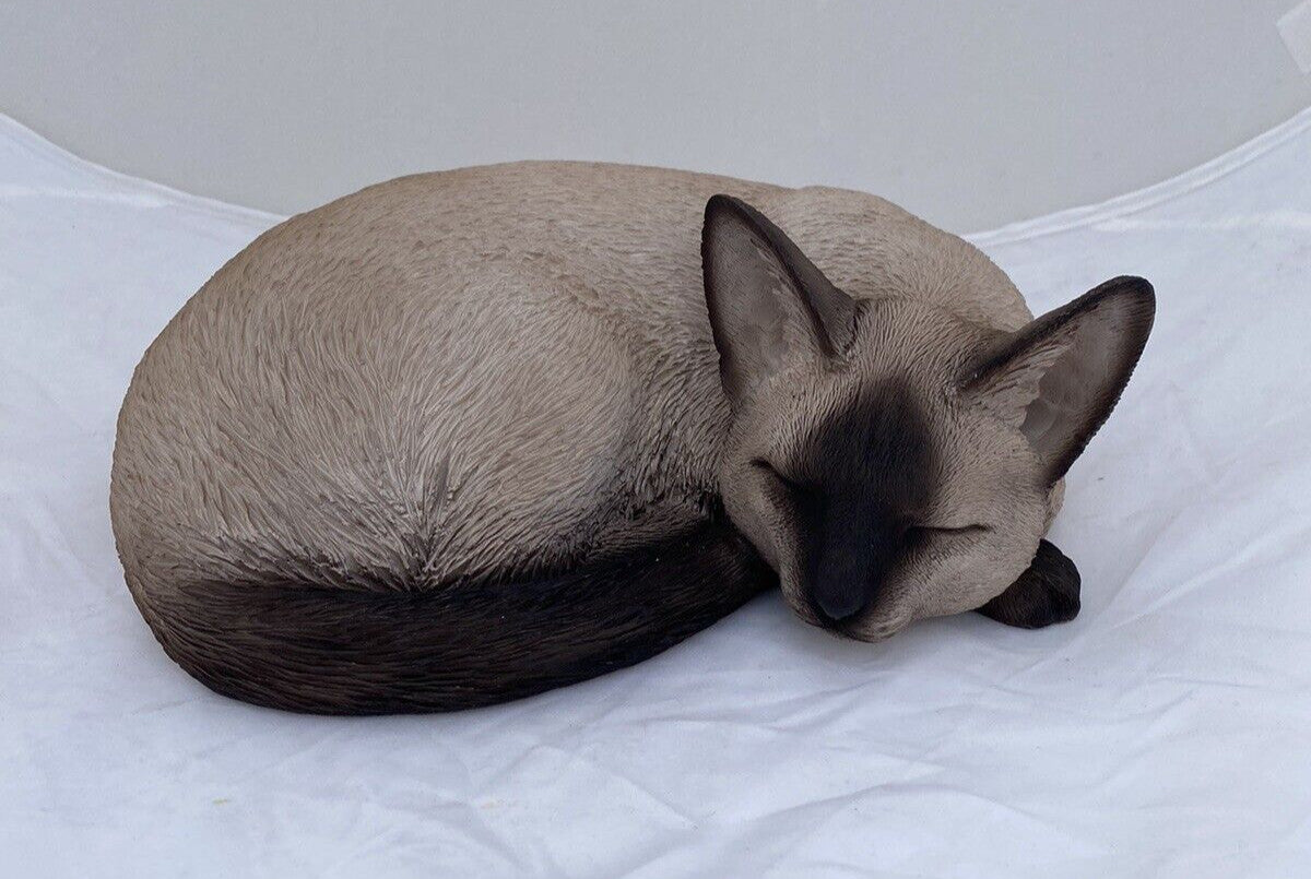 Siamese Chocolate Point Cat Kitten Garden Statue  Figurine Statue Home Decor