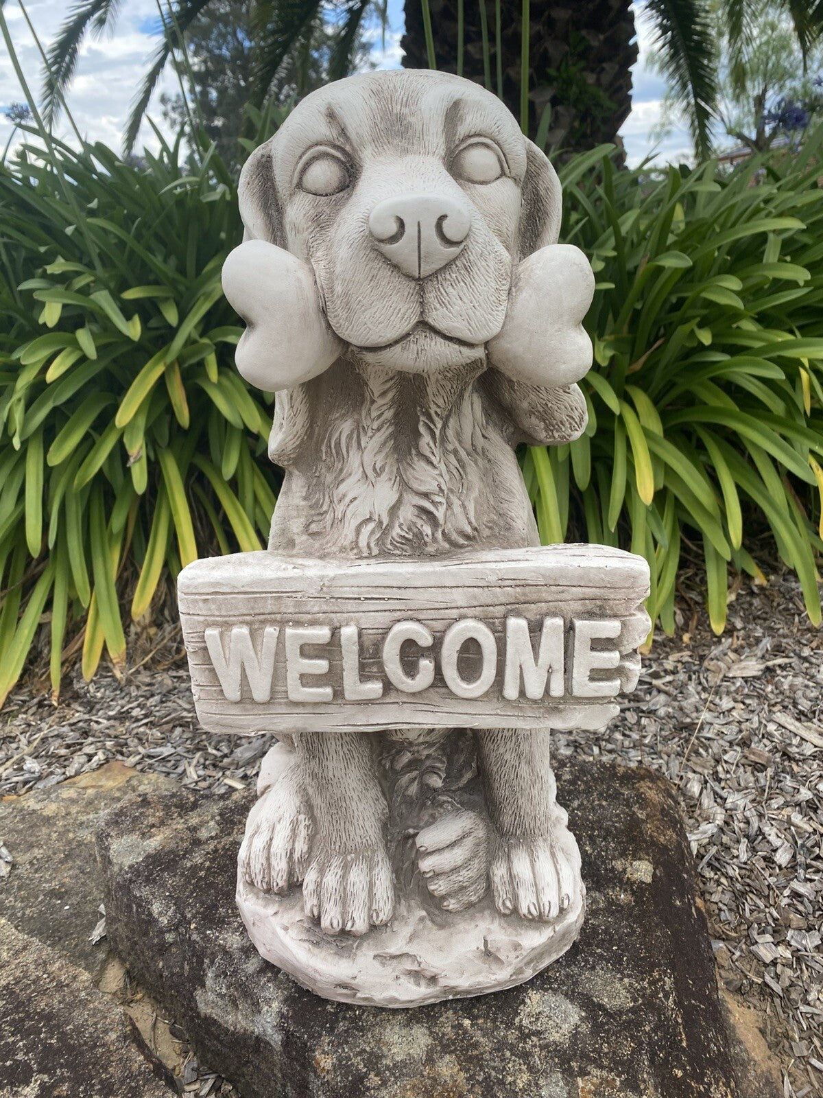 Dog Holding A Bone Welcome Sign Garden Statue Ornament Home Garden Decor