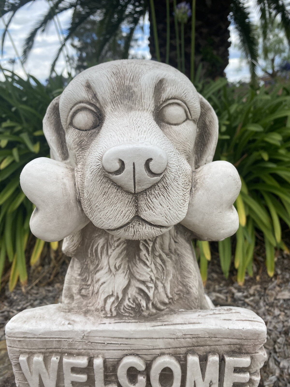 Dog Holding A Bone Welcome Sign Garden Statue Ornament Home Garden Decor