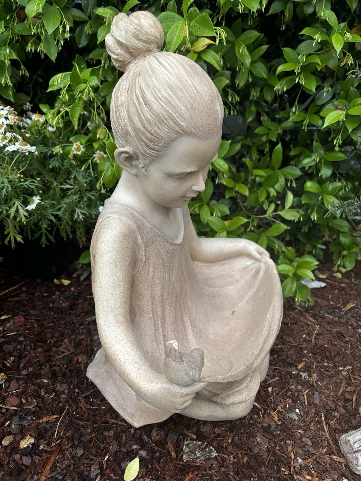 Sweet Charlotte Bird  Feeder Station Bee Garden Statue Ornament Figurine