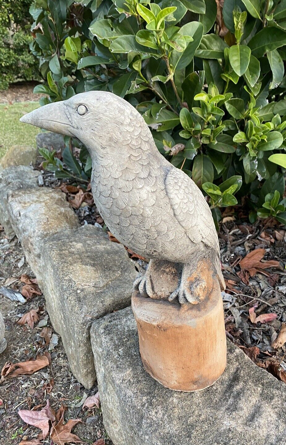 Magpie on Stump Bird Statue Ornament Animal Concrete Garden Australian Made