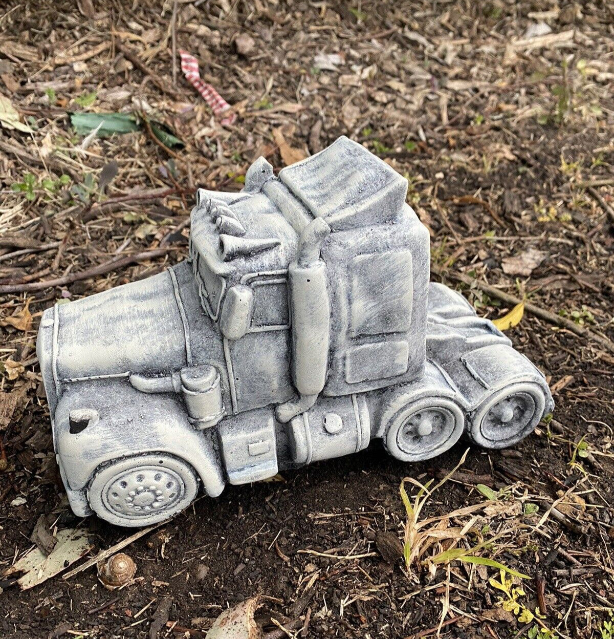 Old Peterbilt Truck Statue Ornament Animal Concrete Garden Australian Made