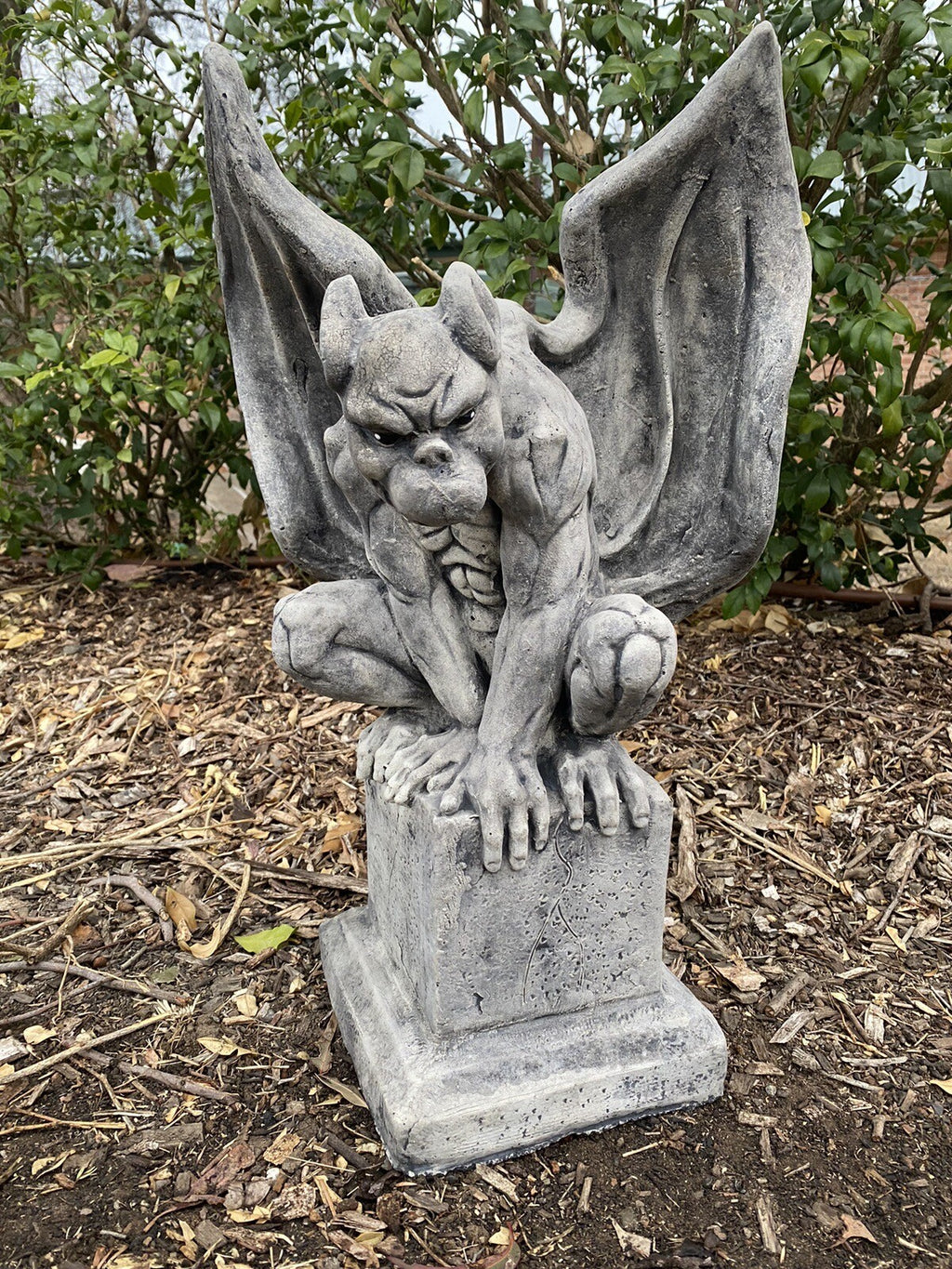 Concrete Gargoyle on Pedestal Statue Figurine Garden Décor Ornament white