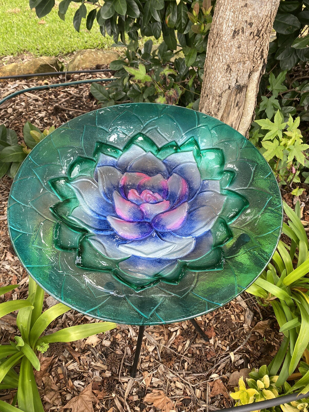 Wild Bird Bath Feeder Food Station Garden Ornaments Green Lotus Flower Bee Water