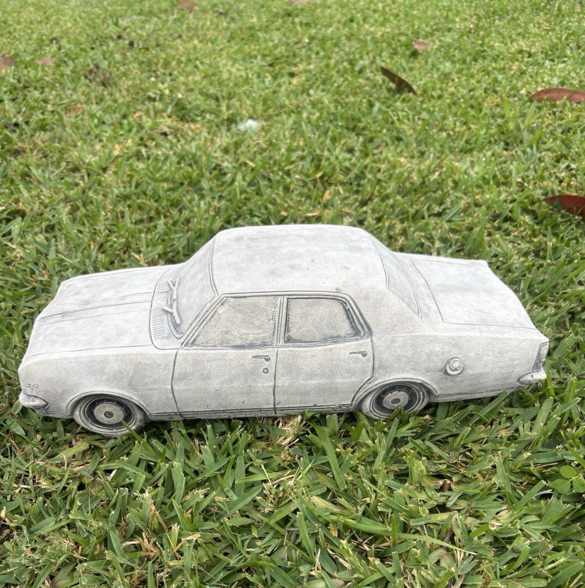 HK Brougham Concrete Car Garden Statue Vintage Classic Outdoor Decor
