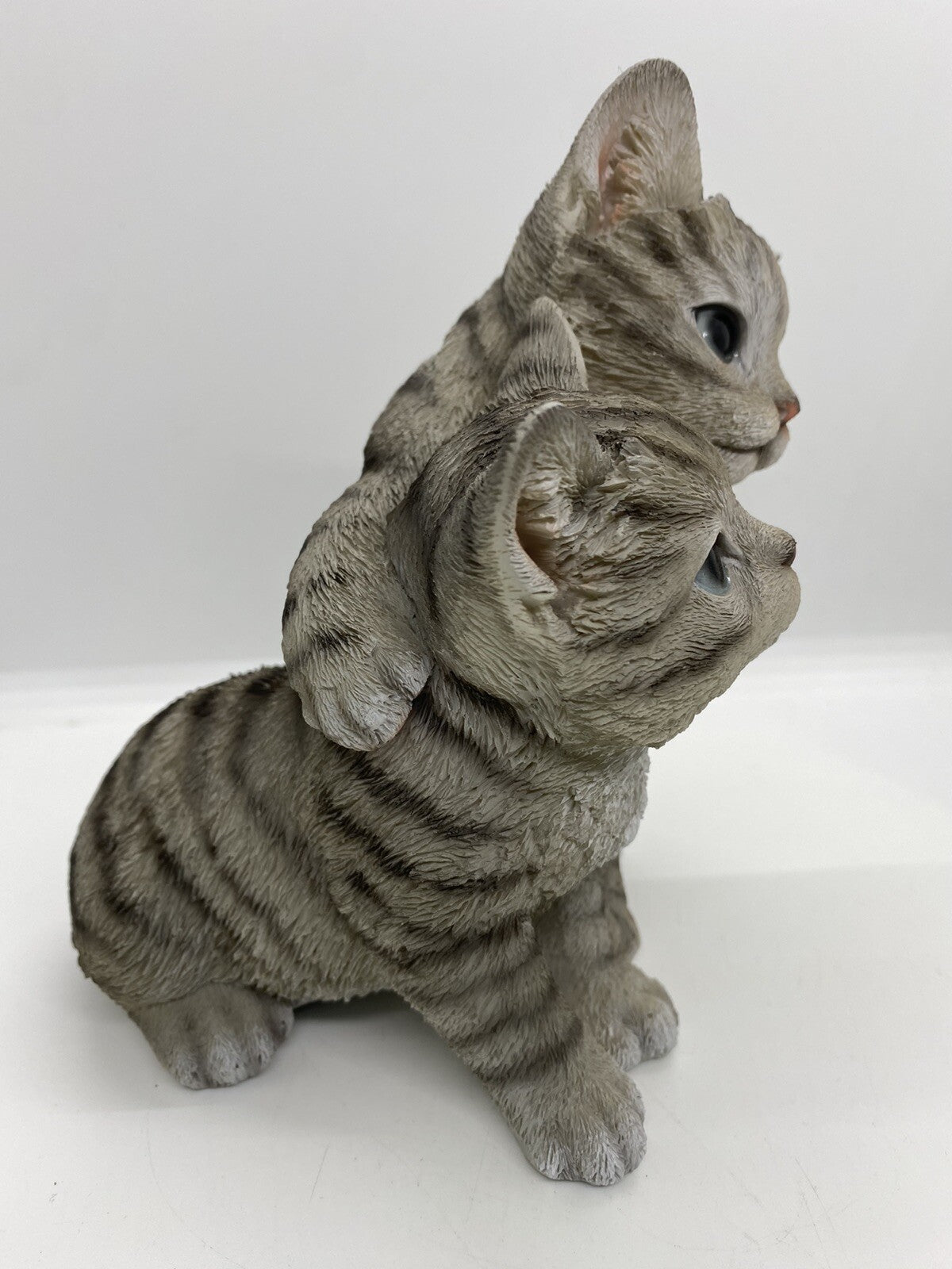 Grey Tabby Cats Cuddling Kitten Statue Ornament Figurine Home Decor Money Box