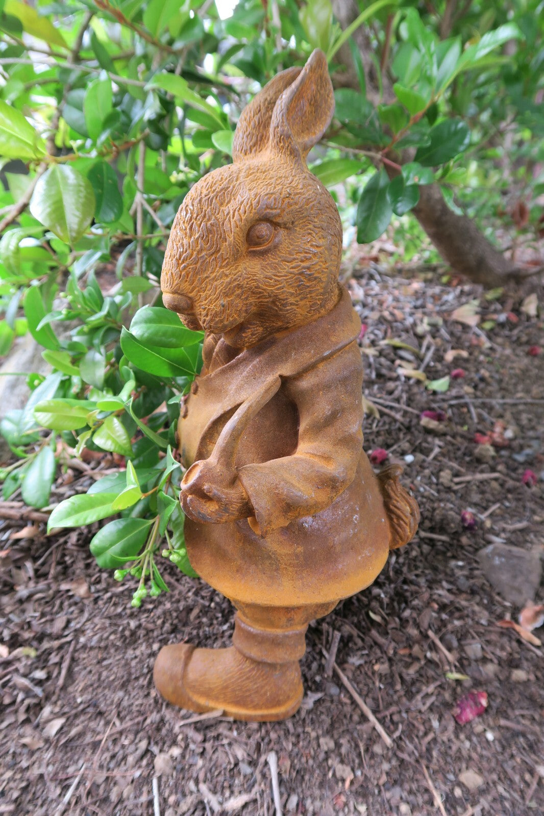 Mad Hatter Rabbit Bunny Statue Rusty Cast Iron Garden Statue Ornament Large 46cm