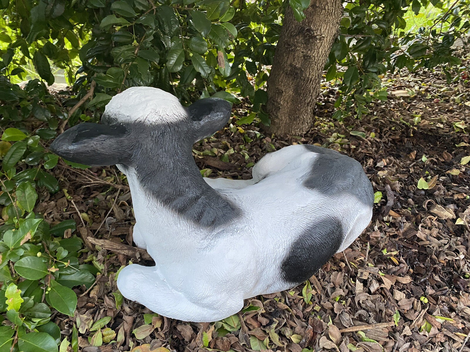 46cm Sitting Cow Ornament Statue Figurine Garden Sculptures Farm Animal Black