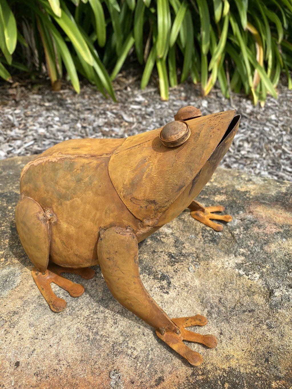 Rusty Metal Frog Garden Decor Statue Ornament Decor Large Brown
