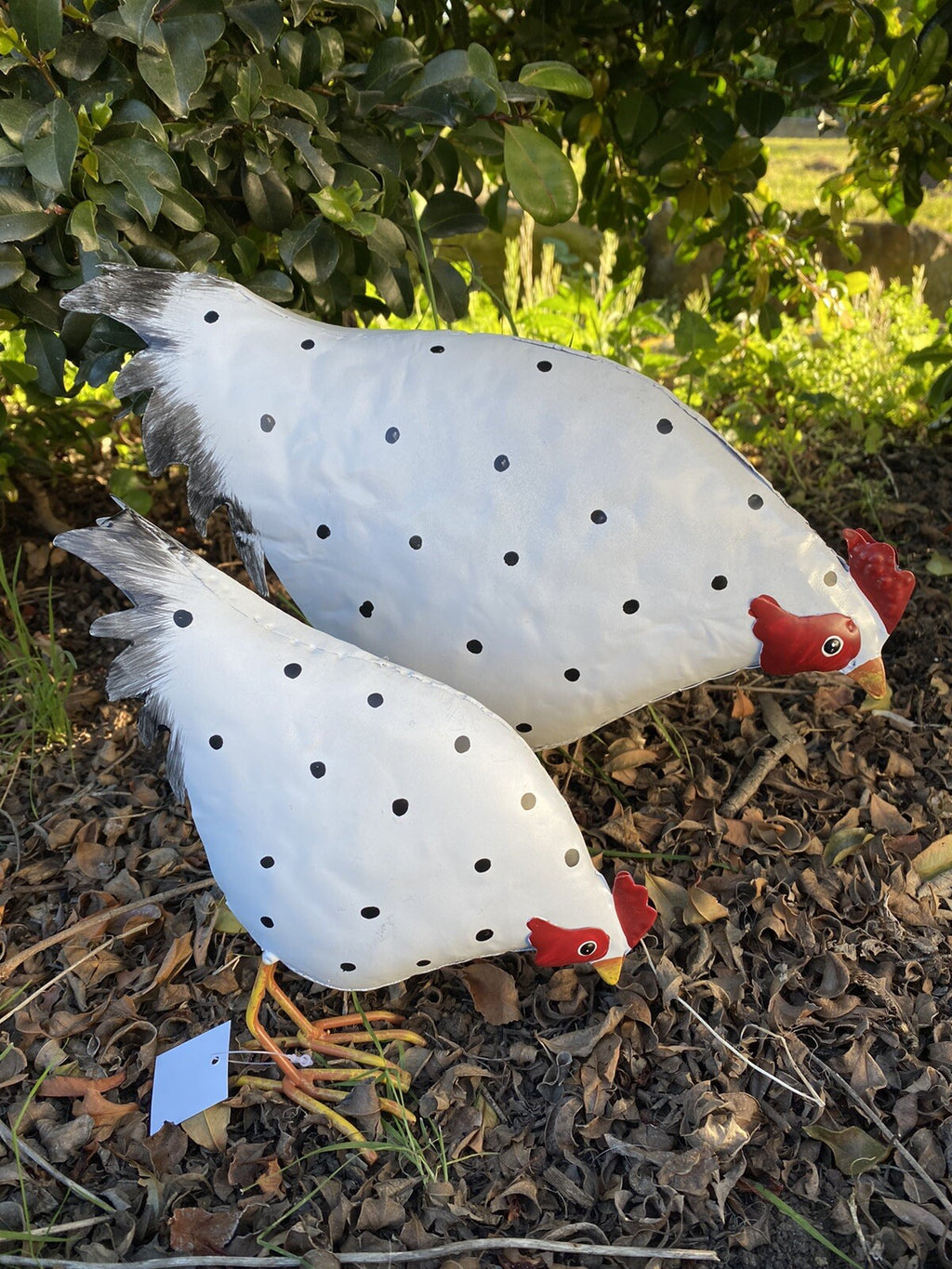 2 x Metal Spotted Hen Chicken White Statue Garden Ornament Décor Farm Animals