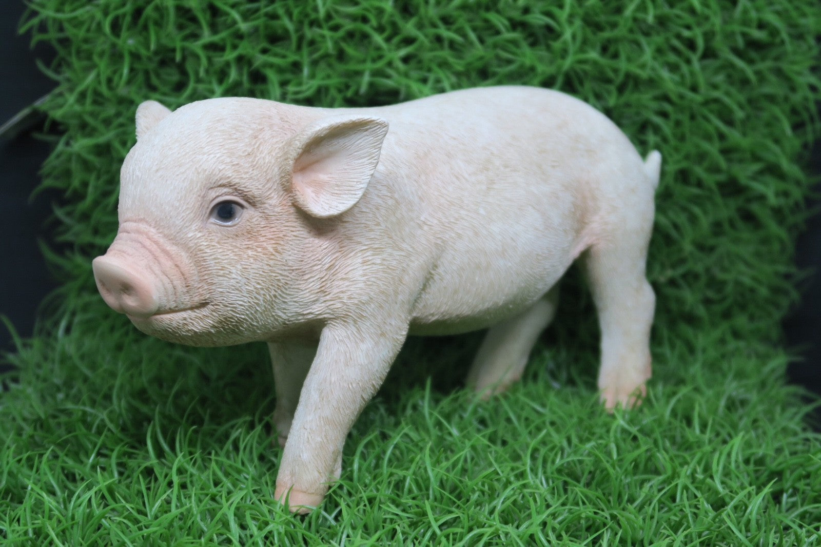 PIG STANDING MINI FARM ANIMAL GARDEN STATUE ORNAMENT FIGURINE SCULPTURE WHI
