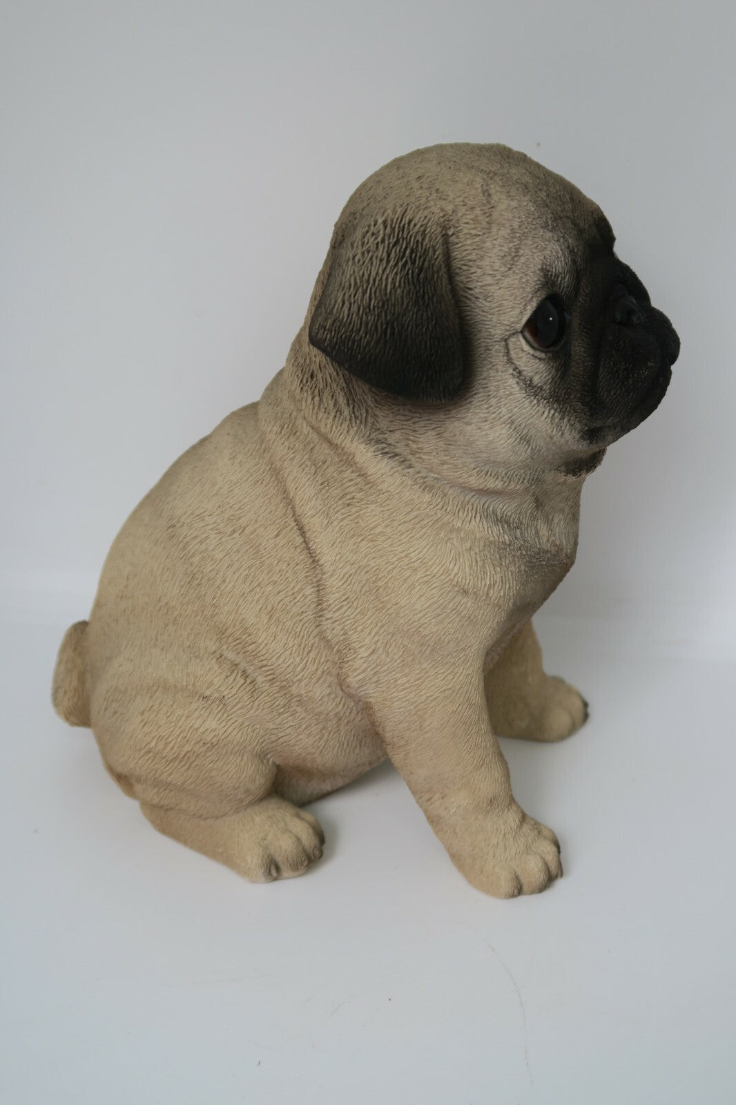 MINI PUG  DOG SITTING ANIMAL GARDEN MEMOERIAL STATUE ORNAMENT FIGURINE GIFT