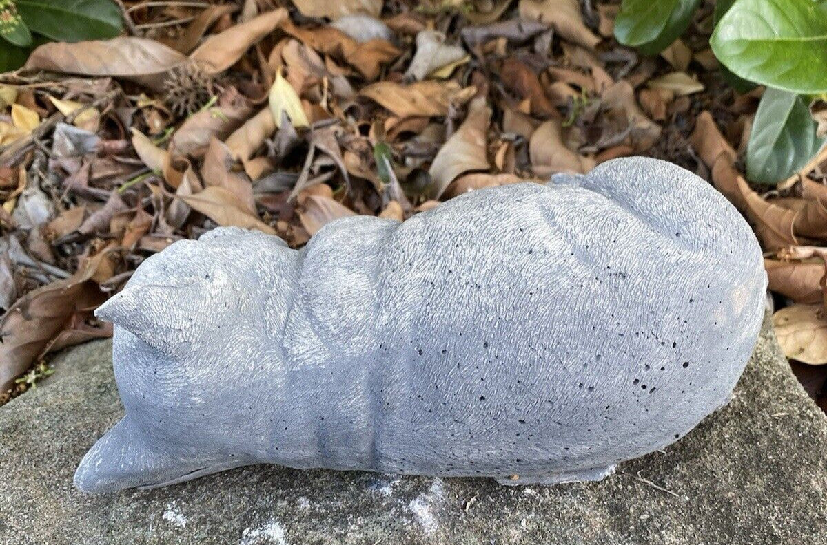 concrete-french-bulldog-garden-statue-back.jpg
