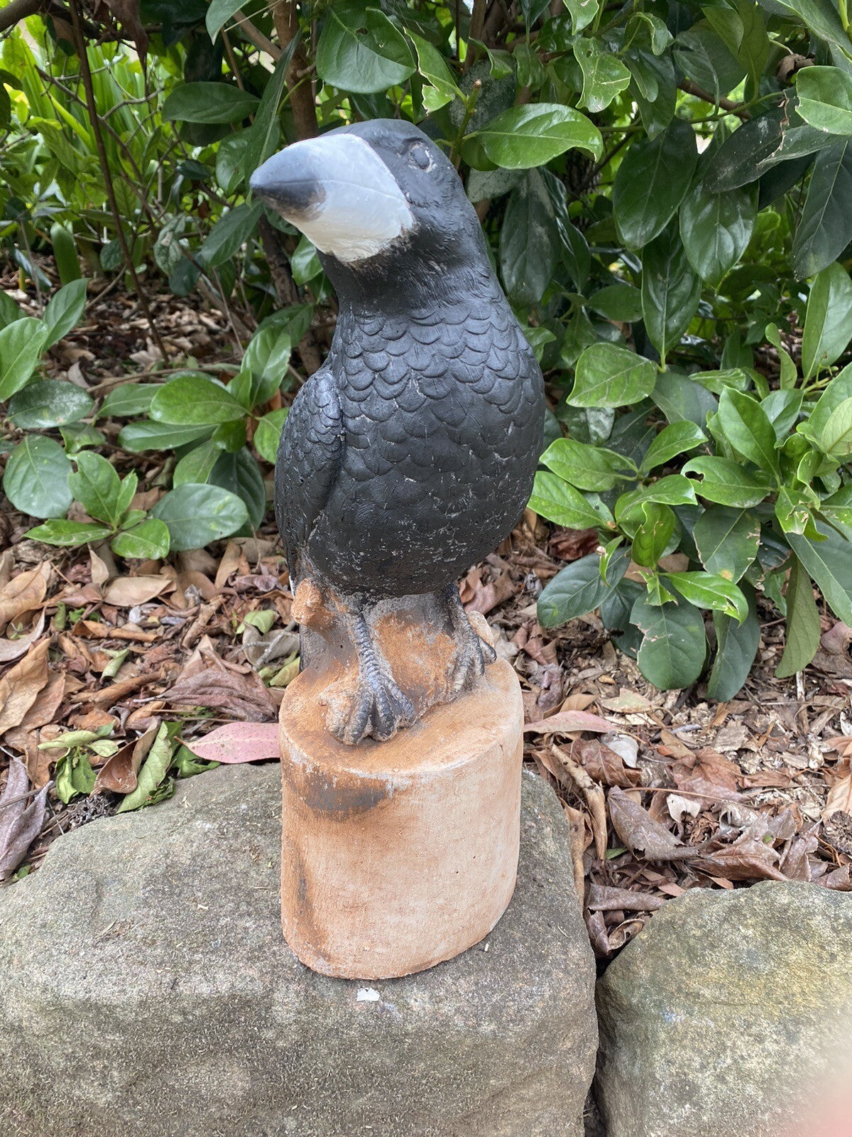 Magpie on Stump Bird Statue Ornament Animal Concrete Garden Australian Made Blk