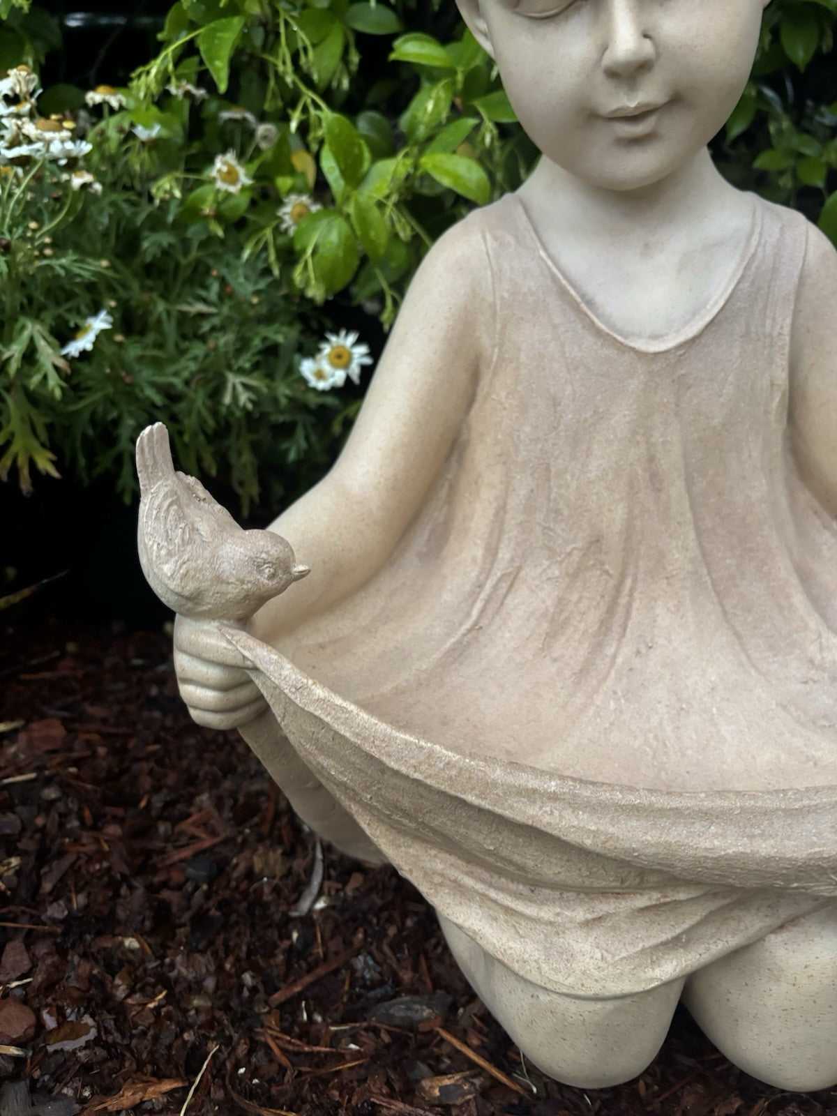 Sweet Charlotte Bird  Feeder Station Bee Garden Statue Ornament Figurine