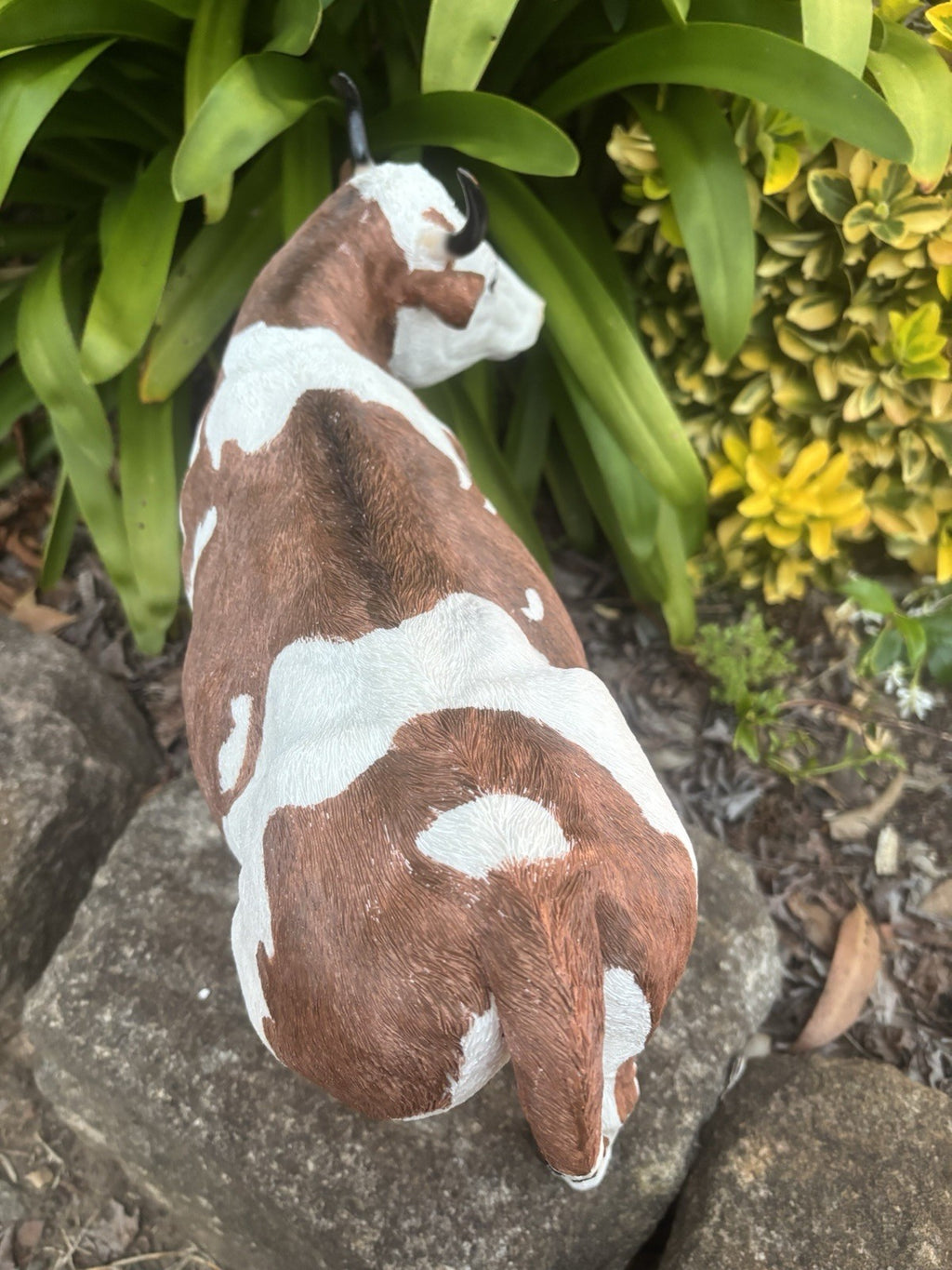 Resin Cow Farm Animal Statue 32cm Brown White Farmhouse Garden Ornament