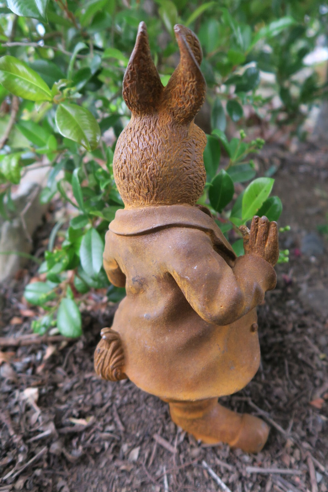 Mad Hatter Rabbit Bunny Statue Rusty Cast Iron Garden Statue Ornament Large 46cm