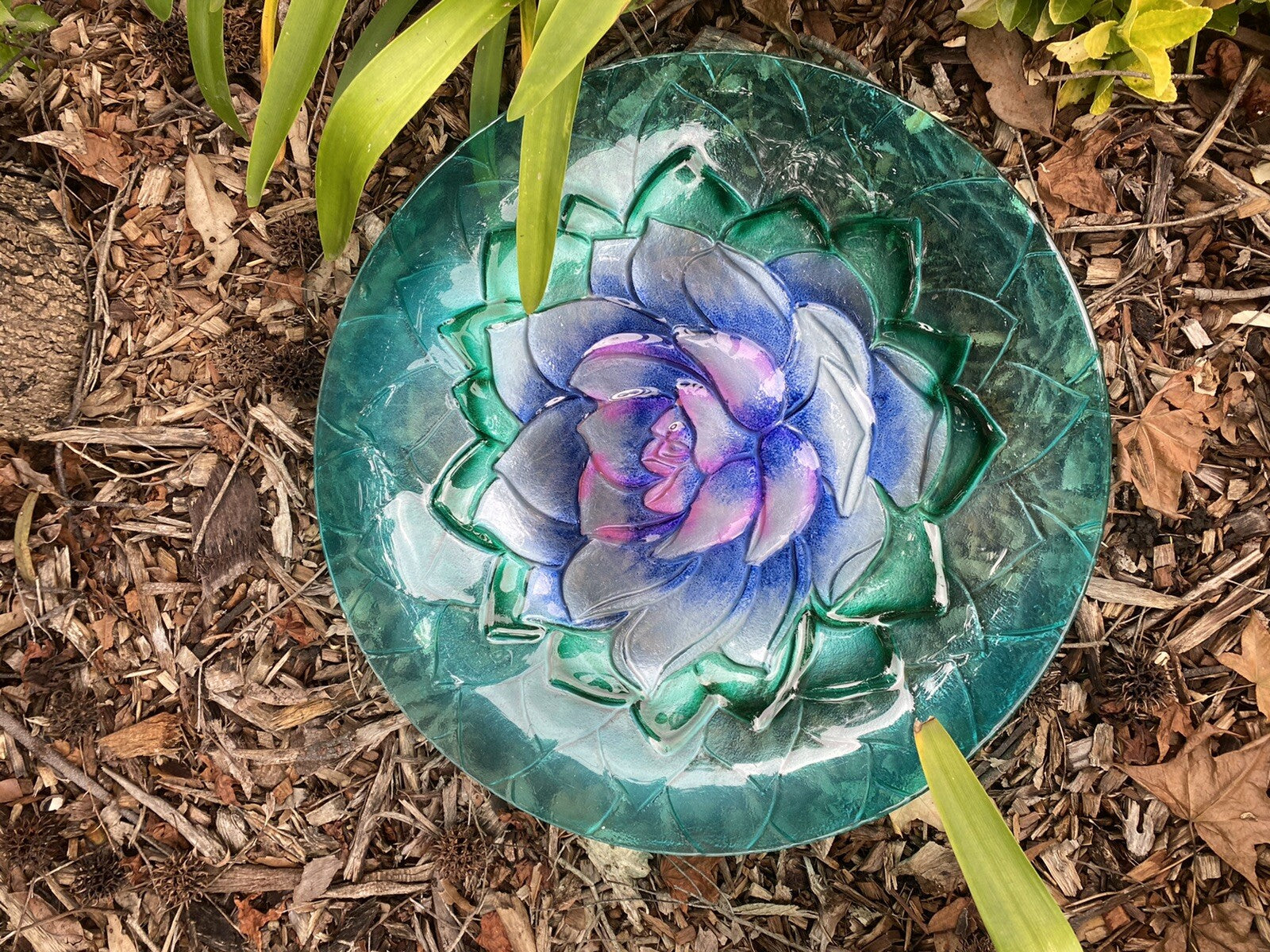 Wild Bird Bath Feeder Food Station Garden Ornaments Green Lotus Flower Bee Water
