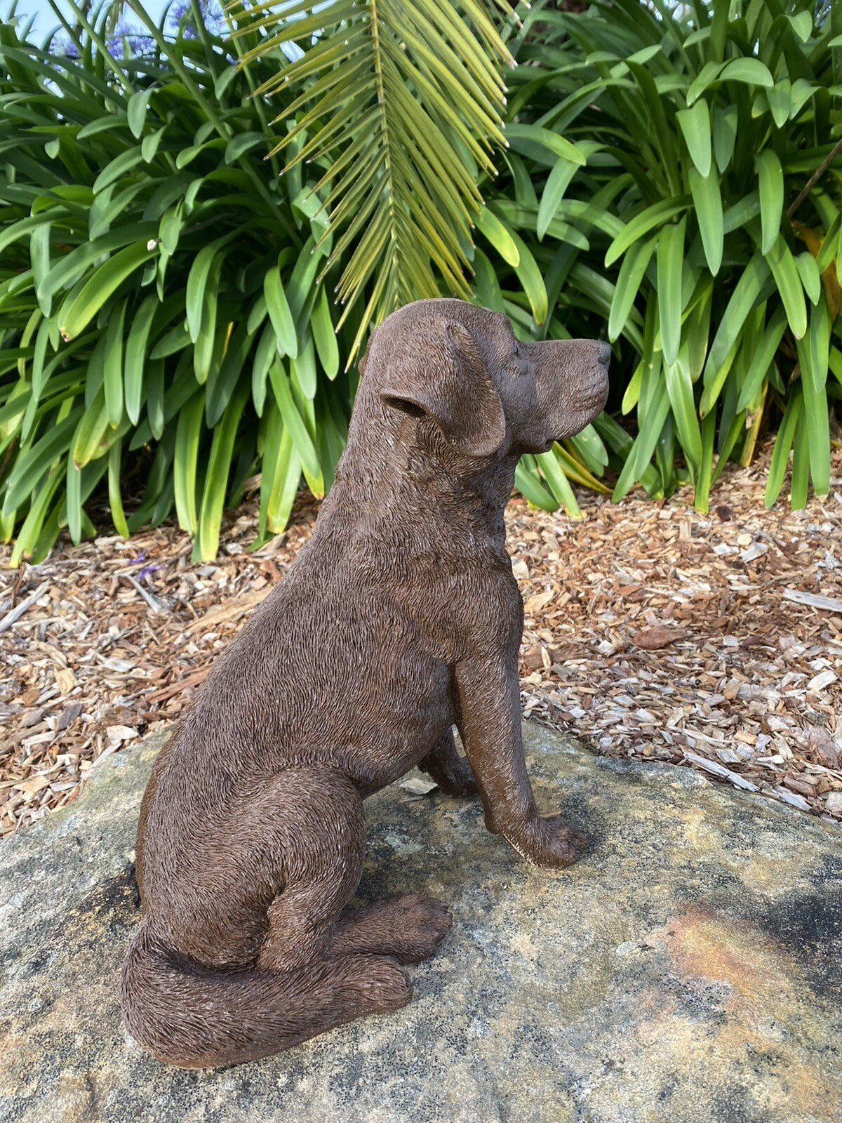 LABRADOR SITTING DOG PUPPY CHOCOLATE BROWN GUIDE GARDEN STATUE ORNAMENT MEMORIAL