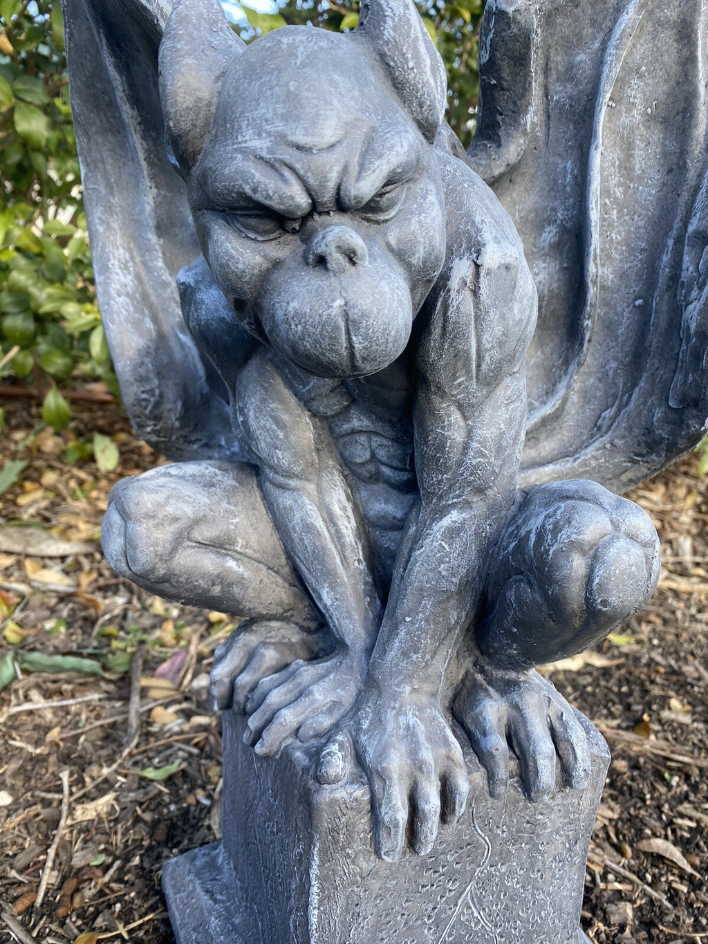 Concrete Gargoyle on Pedestal Statue Figurine Garden Décor Ornament Grey