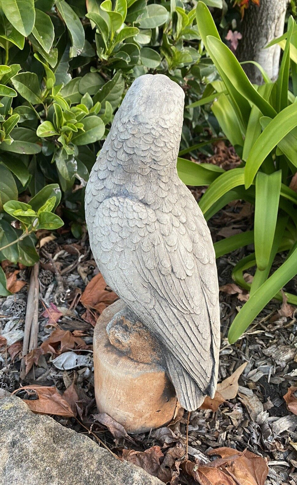 Magpie on Stump Bird Statue Ornament Animal Concrete Garden Australian Made