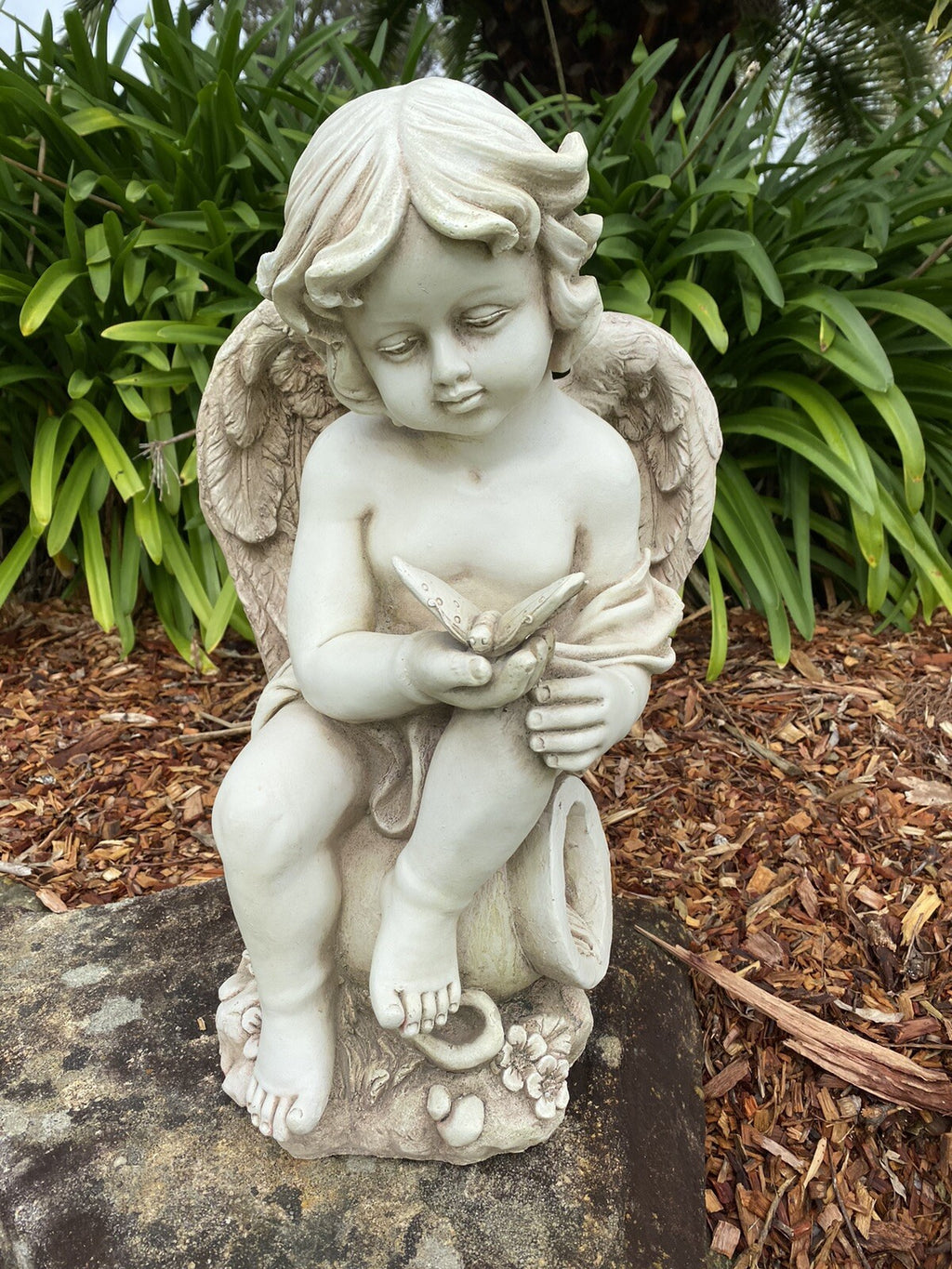 CHERUB ANGEL PLAYING WITH A BUTTERFLY GARDEN ORNAMENT STATUE FIGURINE SCULPTURE
