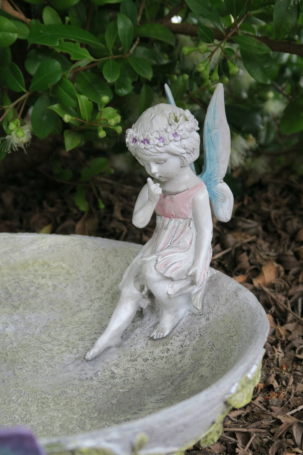 Fairy Bird Bath Station With Wren Bee Garden Statue Ornament