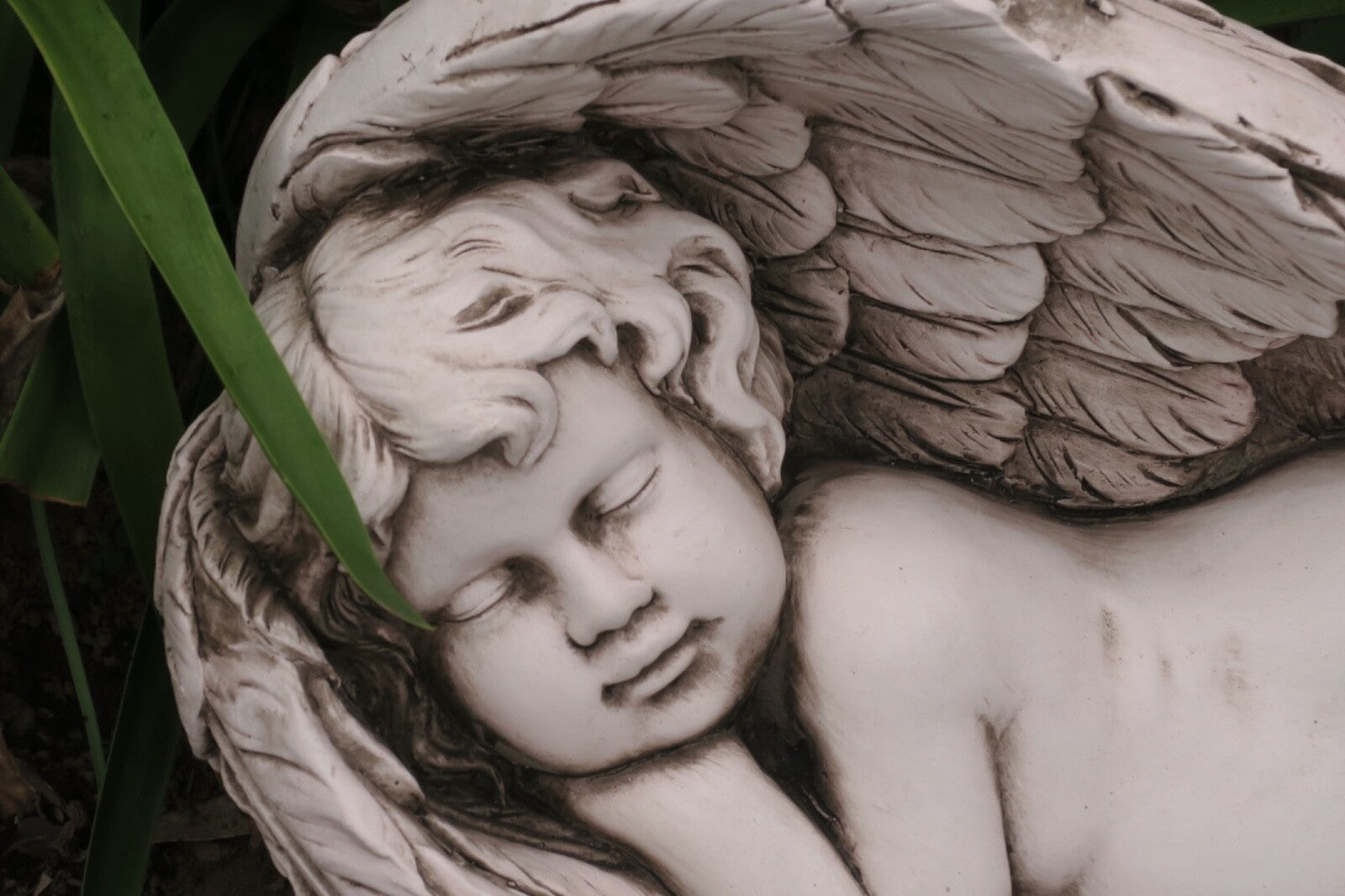2 x 50cm Angel Sleeping On Wings Garden Ornament Statue Home Decor