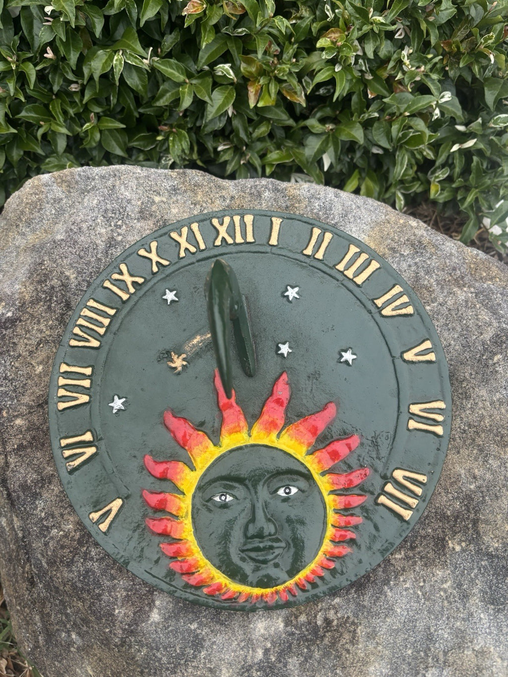 SUNDIAL WITH SUN DESIGN CAST IRON GARDEN DECOR SUN DIAL