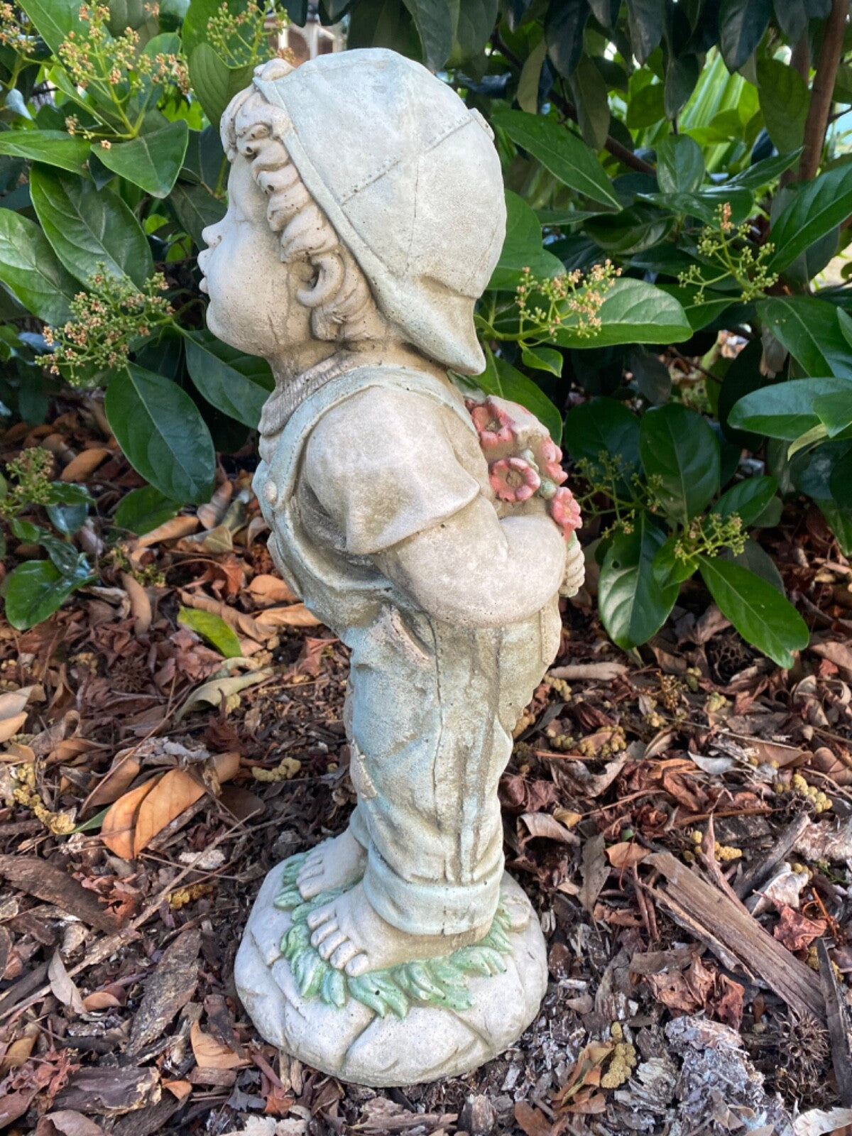 Boy Girl First Kiss Statue Ornament Animal Concrete Garden Australian Made