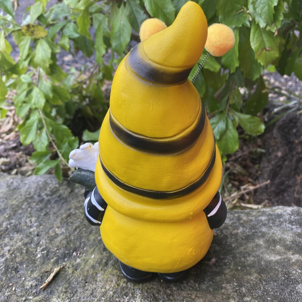 23cm Gnome Bee Holding A Daisy Home Garden Ornament Figurine Statue Decor NEW