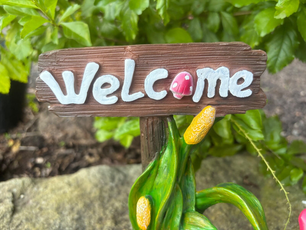 Garden Gnome Chilling Welcome Sign Garden Ornament Statue