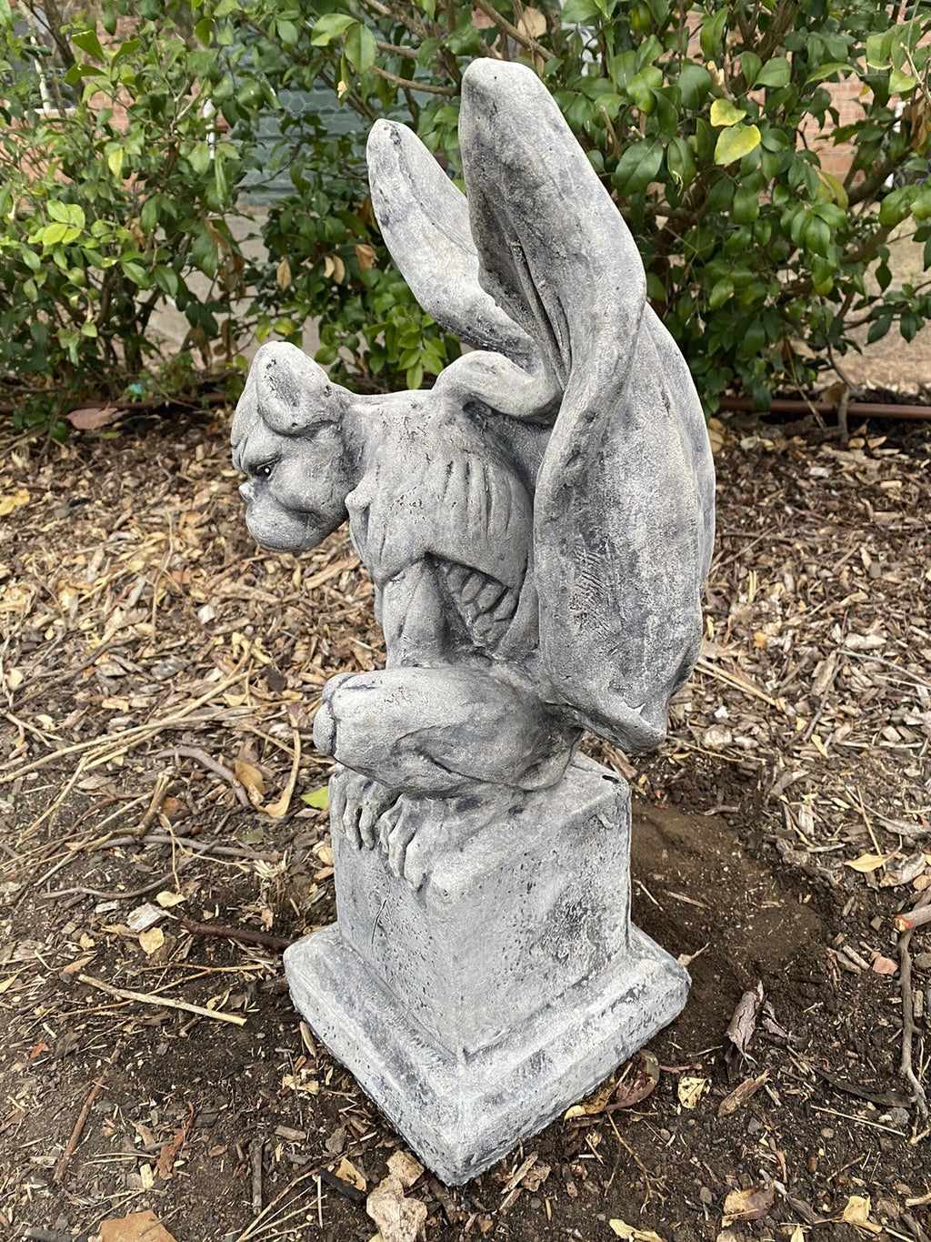 Concrete Gargoyle on Pedestal Statue Figurine Garden Décor Ornament white