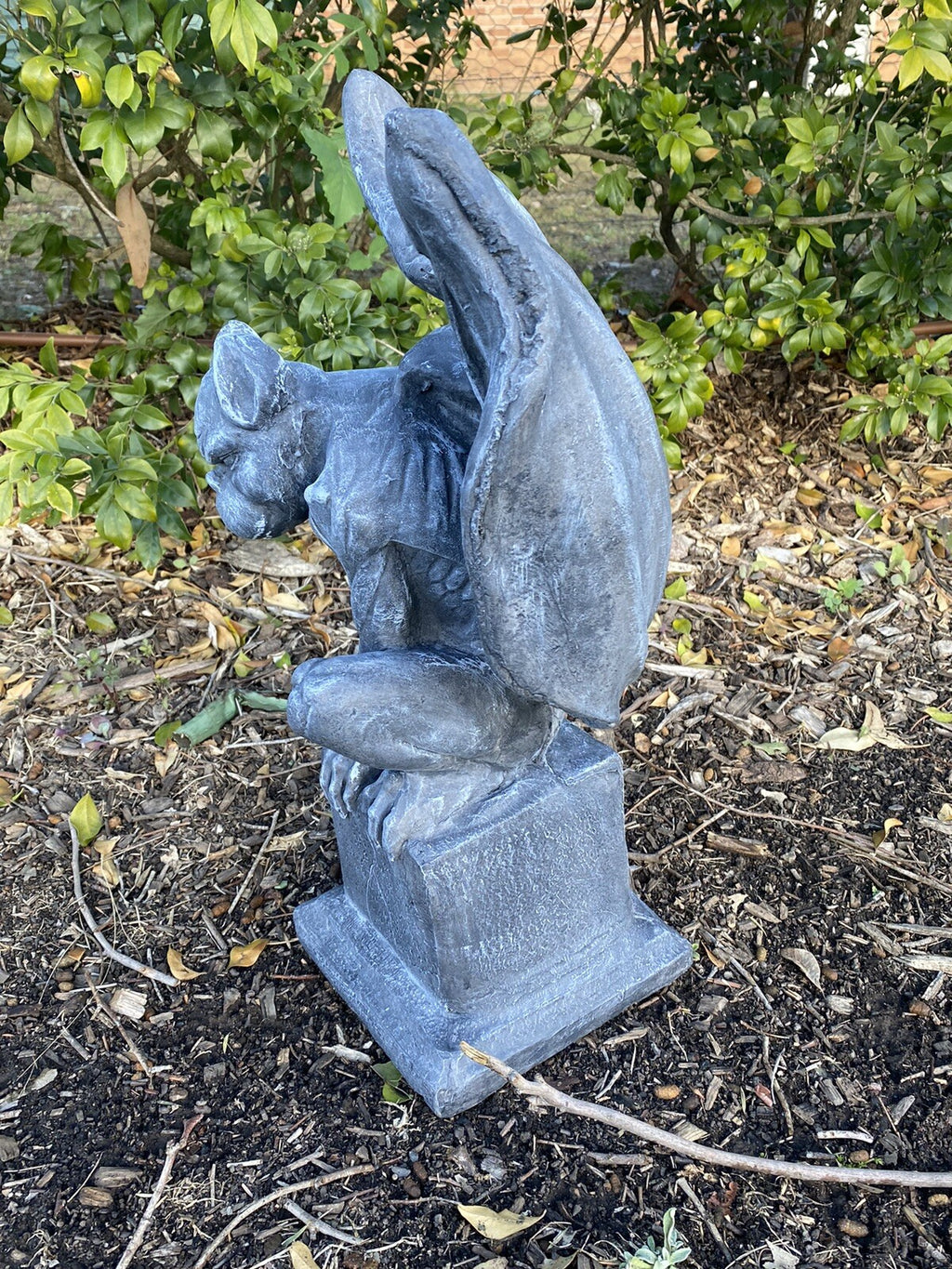Concrete Gargoyle on Pedestal Statue Figurine Garden Décor Ornament Grey